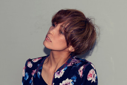 女性